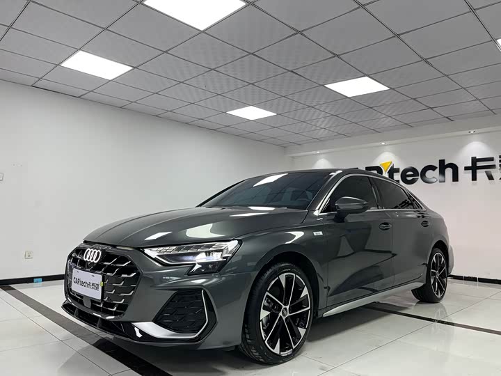 Audi A3 2025 2025款 A3L Limousine 35TFSI 飞驰尊享型