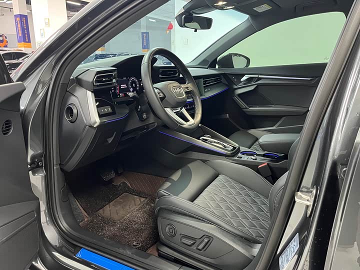 Audi A3 2025 2025款 A3L Limousine 35TFSI 飞驰尊享型