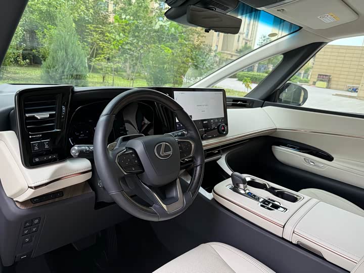 Lexus LM 2023 2023款 500h 六座尊崇版