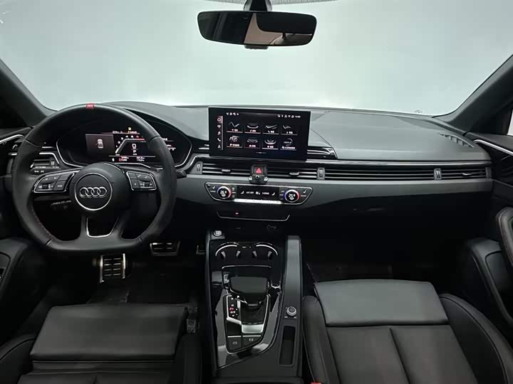 Audi A4L 2025 2025款 200万辆悦享版 40 TFSI 豪华动感型