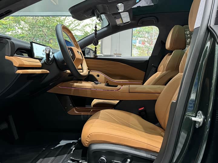 Geely Galaxy Starshine 8 EM-i 2025 2025款 130km EM-i 旗舰版