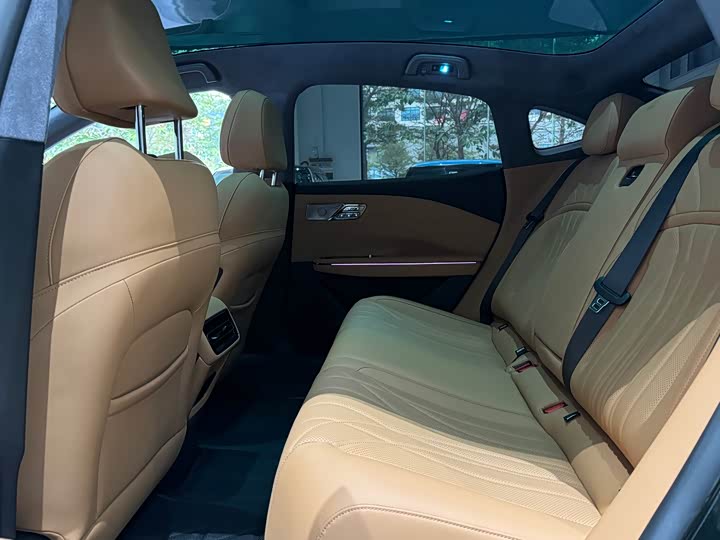 Geely Galaxy Starshine 8 EM-i 2025 2025款 130km EM-i 旗舰版