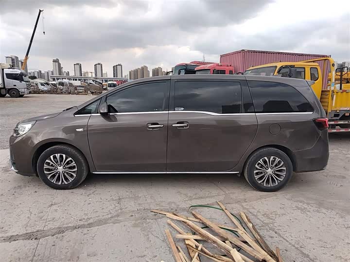 Buick GL8 ES 2023 2023款 改款 陆上公务舱 豪华型
