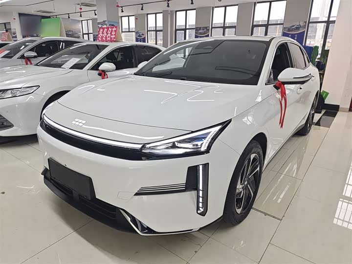 Geely Galaxy L6 2025 2025款 EM-i 140km 探索+版