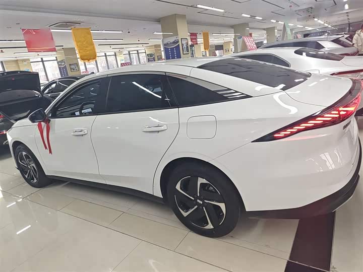 Geely Galaxy L6 2025 2025款 EM-i 140km 探索+版