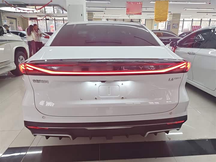 Geely Galaxy L6 2025 2025款 EM-i 140km 探索+版