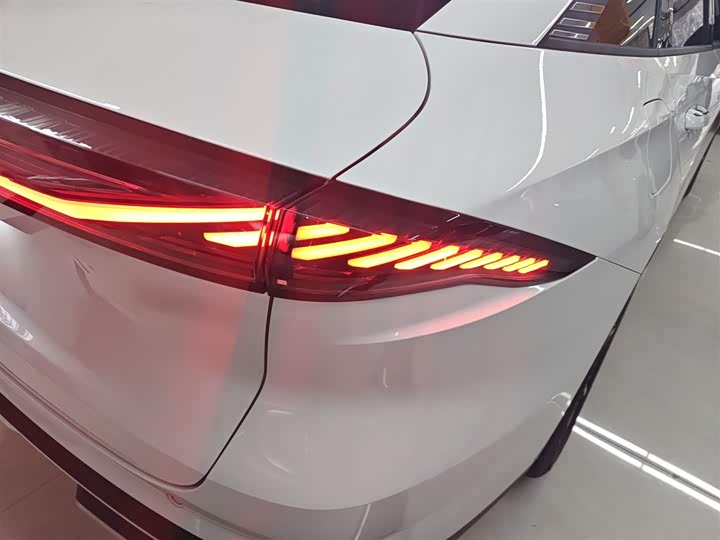 Geely Galaxy L6 2025 2025款 EM-i 140km 探索+版