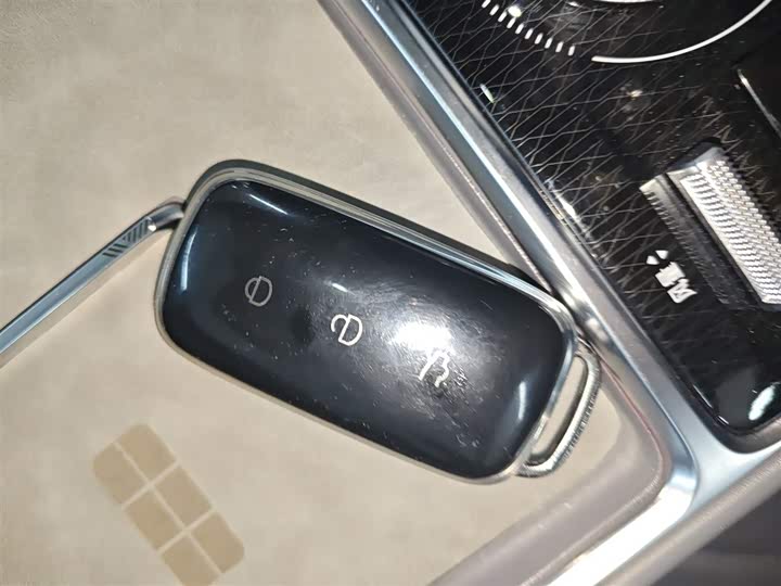 Geely Galaxy L6 2025 2025款 EM-i 140km 探索+版