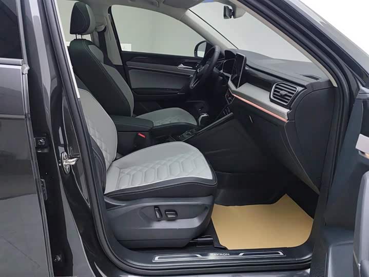 Volkswagen Tayron 2024 2024款 300TSI 两驱豪华Plus进阶版