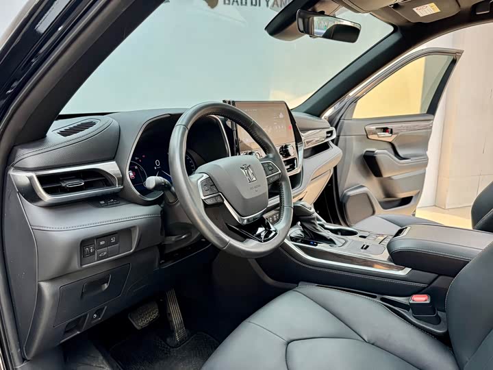 Toyota Crown Kluger 2024 2024款 2.5L HEV四驱尊贵版