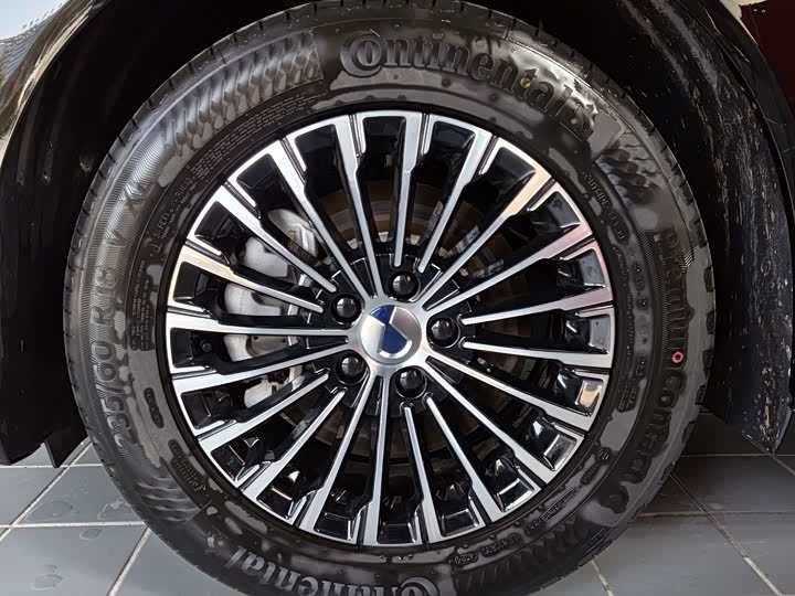 Denza D9 2025 2025款 DM-i 智驾版 1020 四驱旗舰型