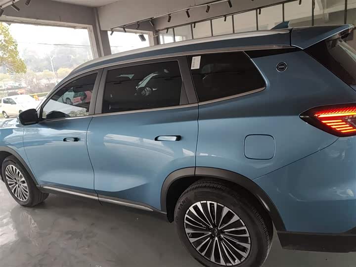 Chery Tiggo 8 Plus C-DM 2025 2025款 1.5T 116km 尊贵型 5座