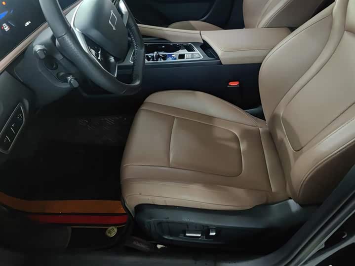 Bestune B70 2024 2024款 龙腾版 1.5T 领创型