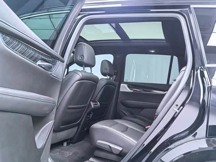 Cadillac XT6 2022 2022款 2.0T 六座四驱豪华型
