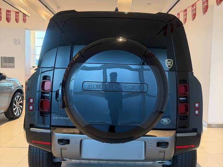 Land Rover Defender 2024 2024款 110 3.0T P400 X-DYNAMIC HSE