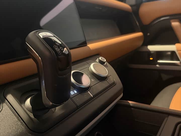 Land Rover Defender 2024 2024款 110 3.0T P400 X-DYNAMIC HSE