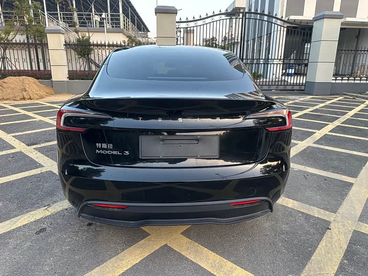 Tesla Model 3 2025 2025款 后轮驱动版