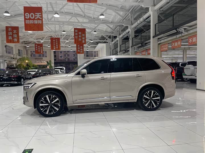 Volvo XC90 2025 2025款 改款 B6 智远豪华版 6座