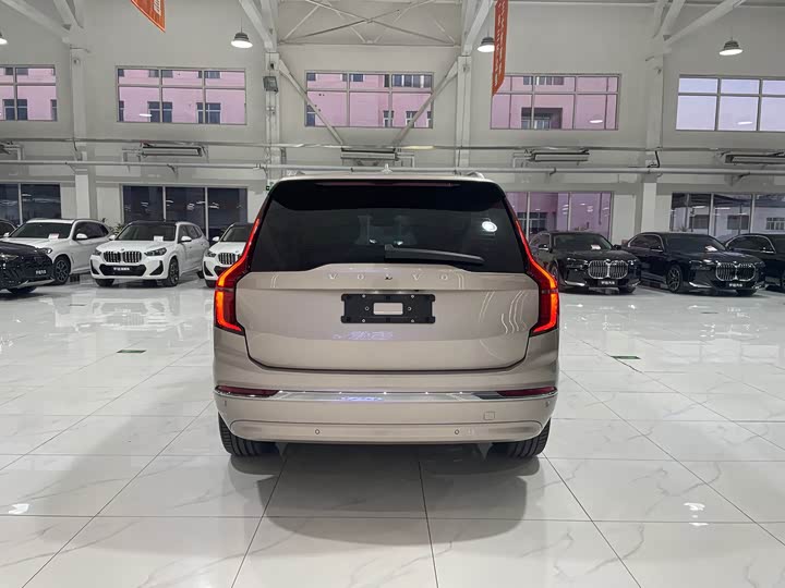 Volvo XC90 2025 2025款 改款 B6 智远豪华版 6座