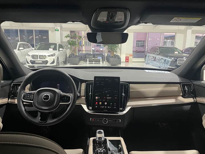 Volvo XC90 2025 2025款 改款 B6 智远豪华版 6座