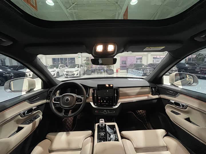 Volvo XC90 2025 2025款 改款 B6 智远豪华版 6座