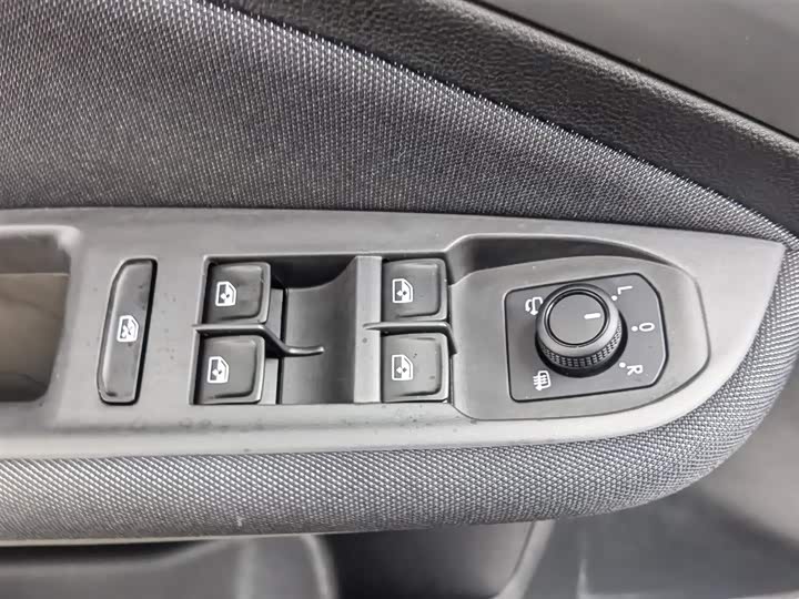 Volkswagen Lamando L 2026 2026款 凌渡L 300TSI 凌感版