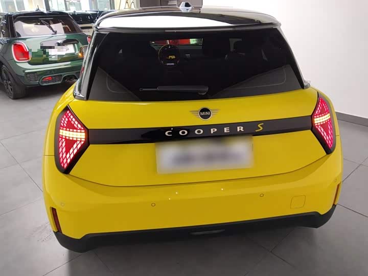 Mini Cooper 2024 2024款 452km COOPER SE 艺术家