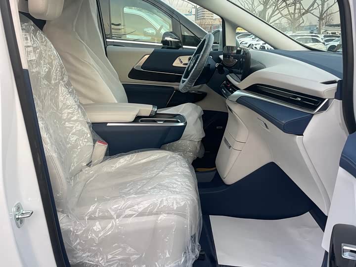 Buick GL8 Century 2025 2025款 2.0T 七座蕴世版