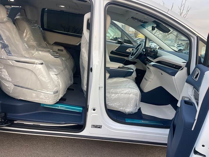 Buick GL8 Century 2025 2025款 2.0T 七座蕴世版