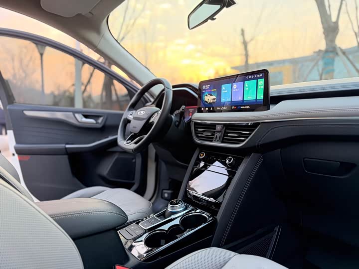 Ford Escape 2020 2020款 EcoBoost 245 两驱耀享款