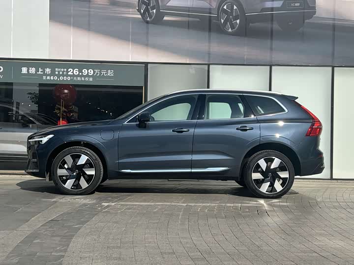 Volvo XC60 Hybrid 2025 2025款 插电式混动 长续航四驱智雅豪华版