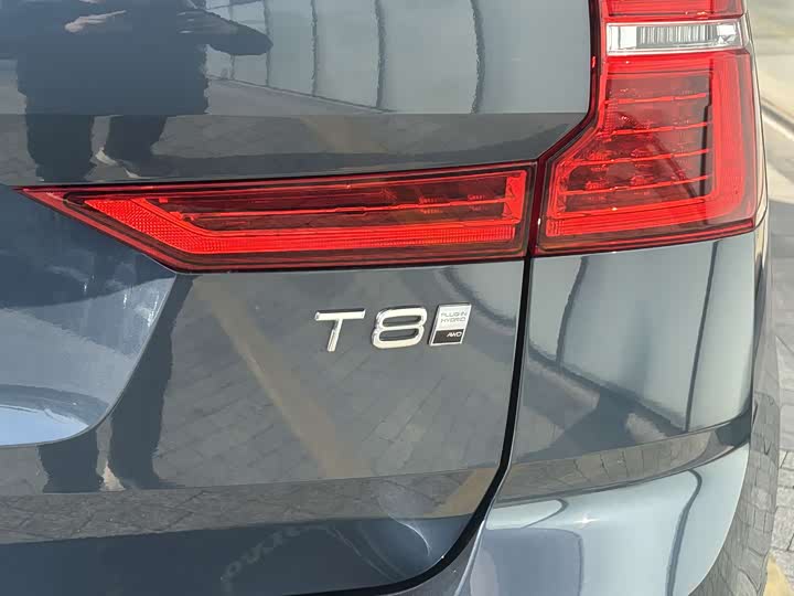 Volvo XC60 Hybrid 2025 2025款 插电式混动 长续航四驱智雅豪华版