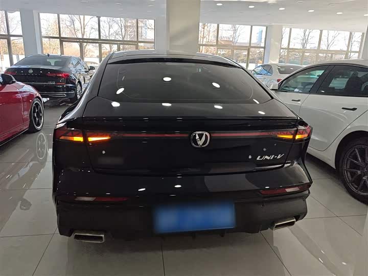 Changan UNI-V 2024 2024款 1.5T 尊贵型