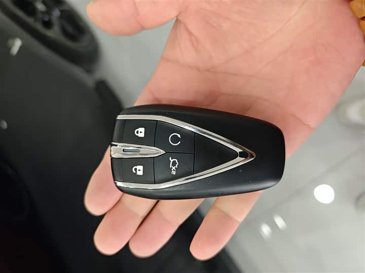 Changan UNI-V 2024 2024款 1.5T 尊贵型