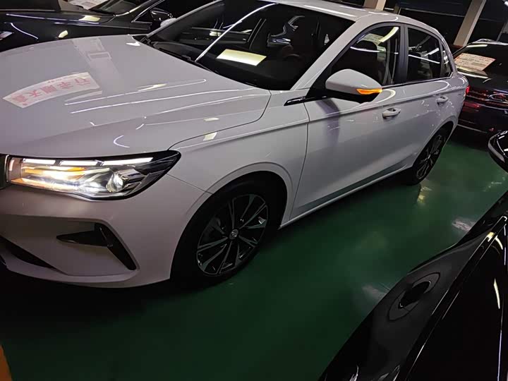 Geely Emgrand 2025 2025款 第4代 1.5L CVT旗舰型