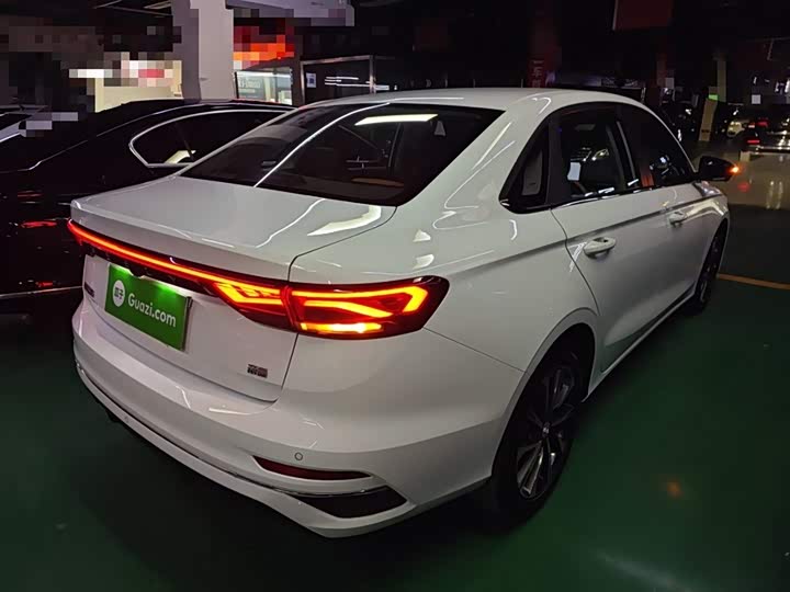 Geely Emgrand 2025 2025款 第4代 1.5L CVT旗舰型