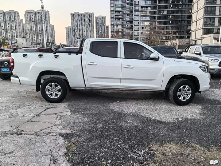 Maxus T60 2022 2022款 五周年纪念版 2.0T柴油手动两驱高底盘舒适版长厢