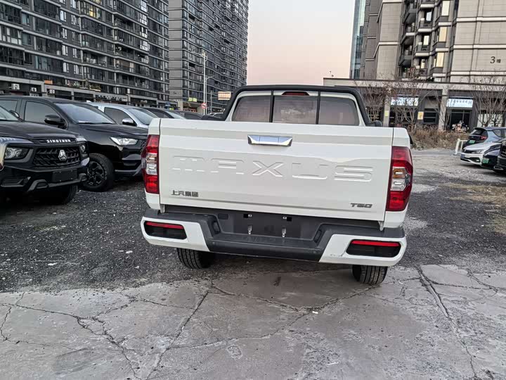Maxus T60 2022 2022款 五周年纪念版 2.0T柴油手动两驱高底盘舒适版长厢