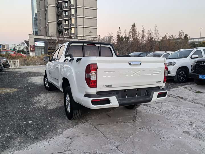 Maxus T60 2022 2022款 五周年纪念版 2.0T柴油手动两驱高底盘舒适版长厢