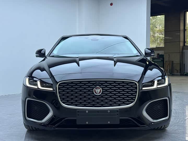 Jaguar XF L 2024 2024款 2.0T P250 两驱尊享豪华版