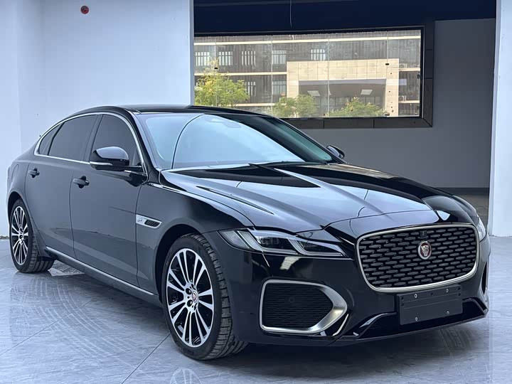 Jaguar XF L 2024 2024款 2.0T P250 两驱尊享豪华版