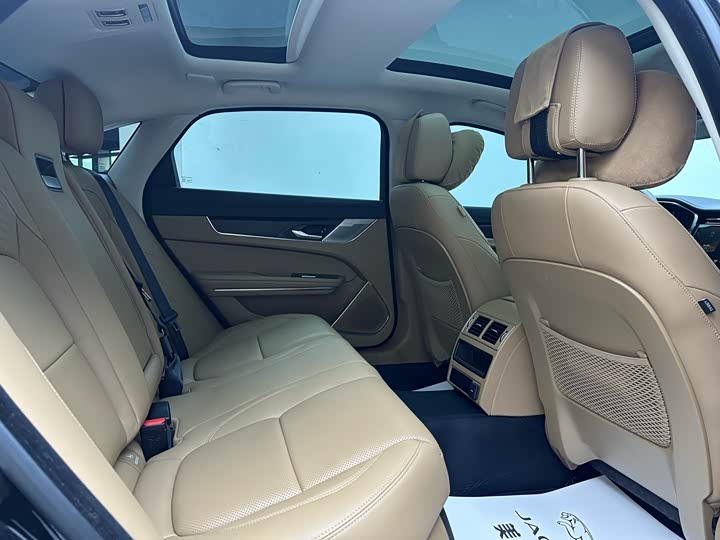 Jaguar XF L 2024 2024款 2.0T P250 两驱尊享豪华版