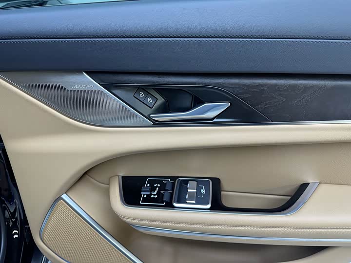 Jaguar XF L 2024 2024款 2.0T P250 两驱尊享豪华版