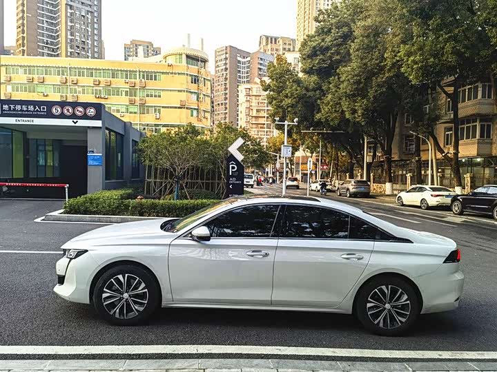 Peugeot 508 2022 2022款 508L 400THP PureTech 驾控版