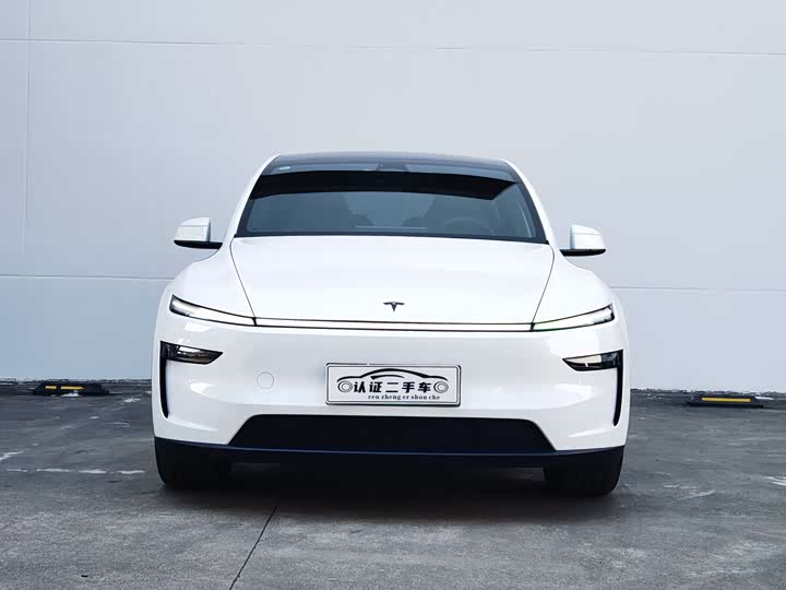 2025 Tesla Model Y