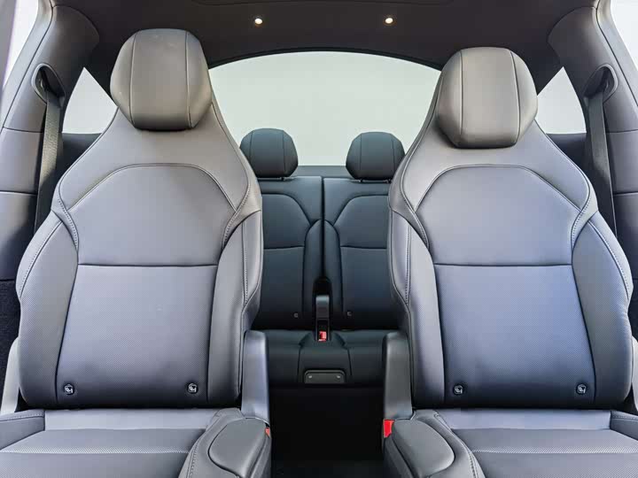 Tesla Model Y 2025 2025款 长续航全轮驱动版