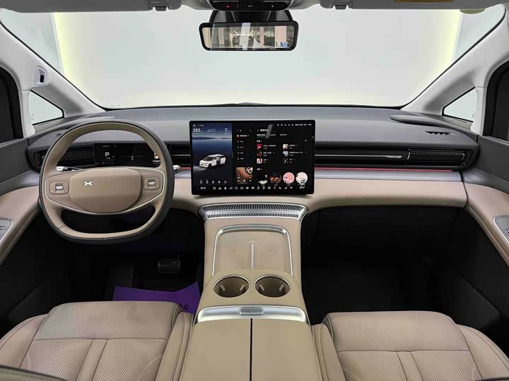 XPeng X9 2025 2025款 纯电 740超长续航 Max