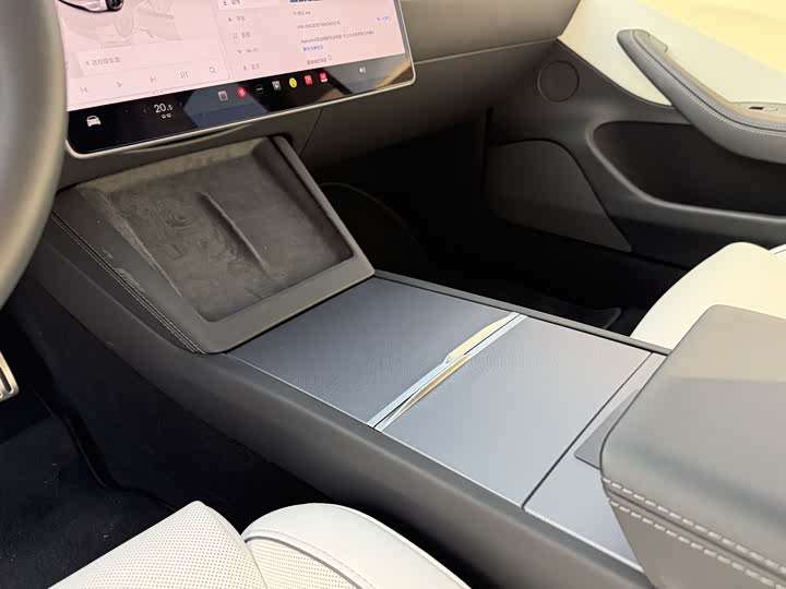 Tesla Model 3 2024 2024款 高性能全轮驱动版