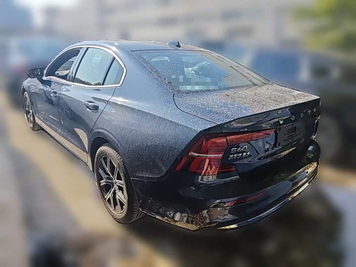 Volvo S60 2025 2025款 B4 智逸豪华版