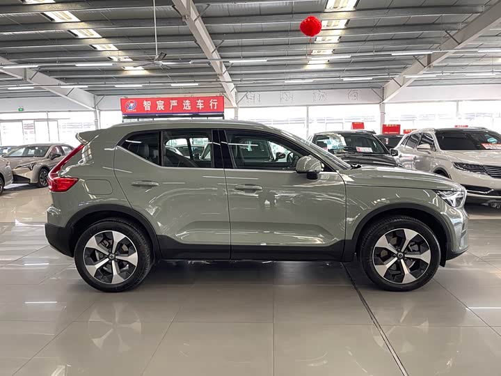 Volvo XC40 2025 2025款 B4 四驱智远豪华版